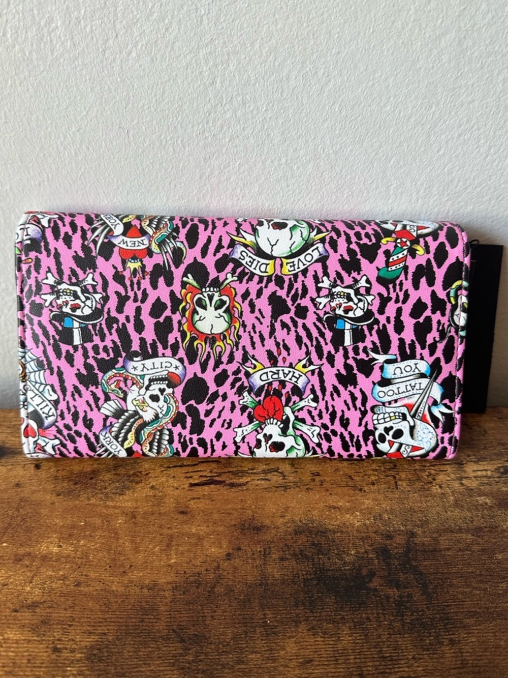 Ed Hardy Pink Tattoo-Inspired Skeleton Women’s Long Wallet Fold Out NWT - Picture 4 of 5